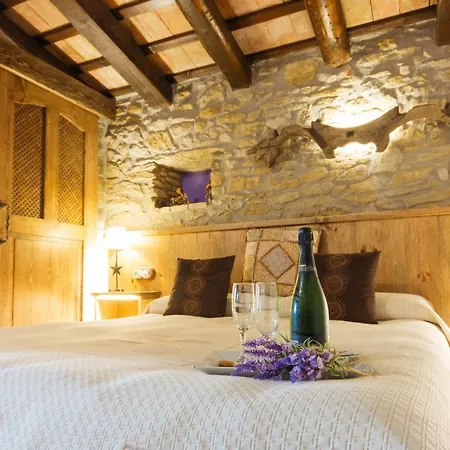 Charming Boutique Emporda Peratallada