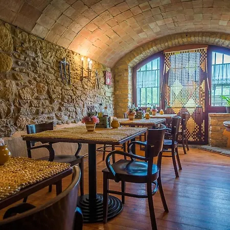 Charming Boutique Emporda Villa Peratallada